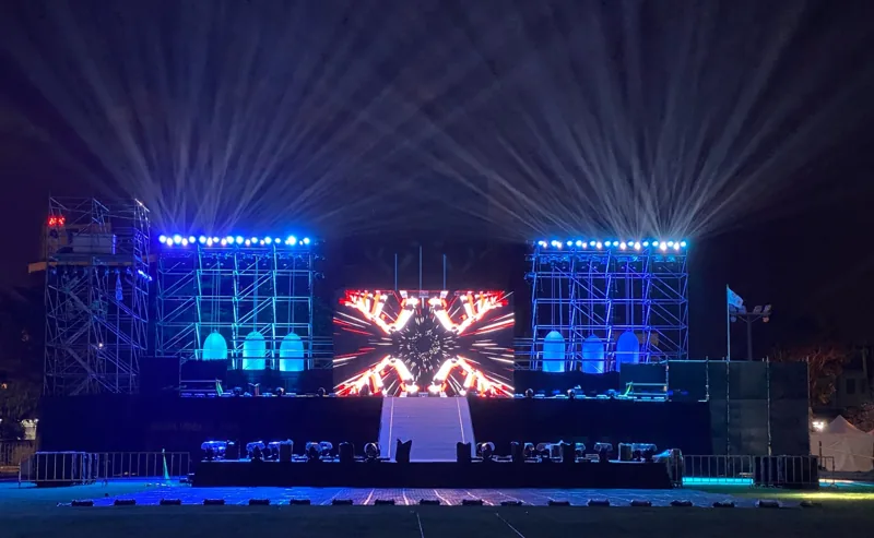Stage lighting and live visuals